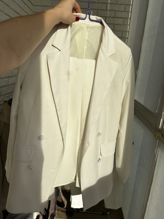 Костюм жіночий.