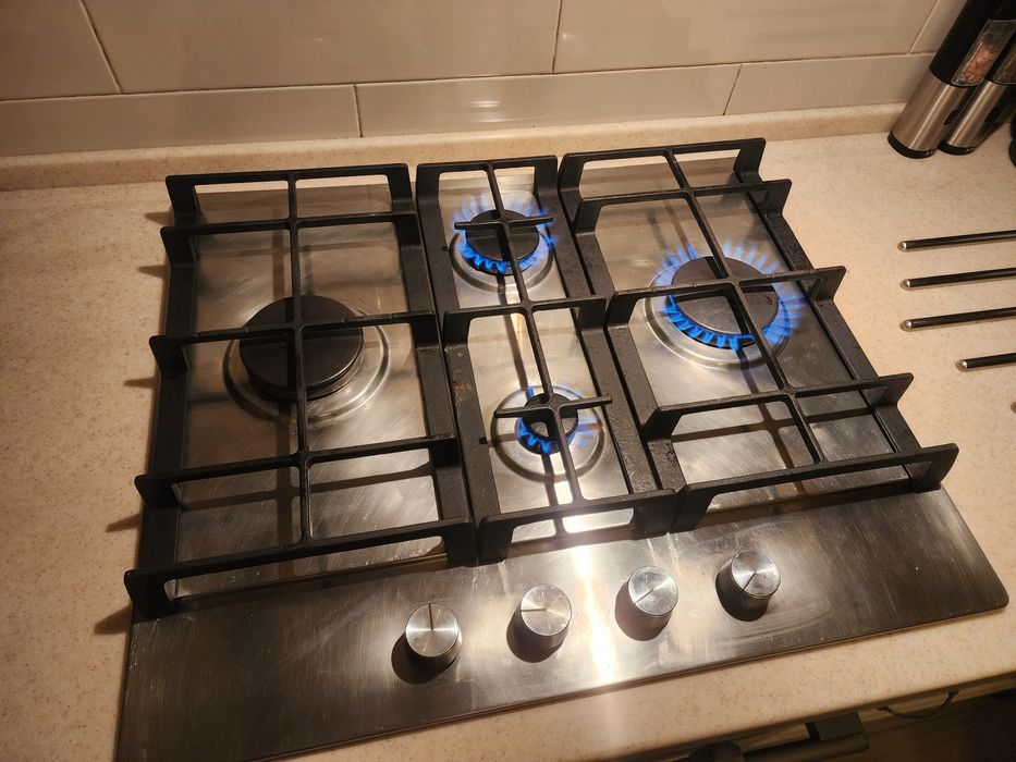 Газовая варочная поверхность Samsung NA64H3010BS/WT
Г​а​з​о​в​а​я​ ​в