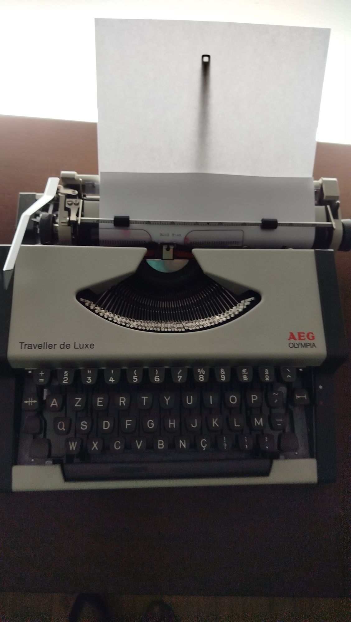 Máquina de Escrever AEG Olympia