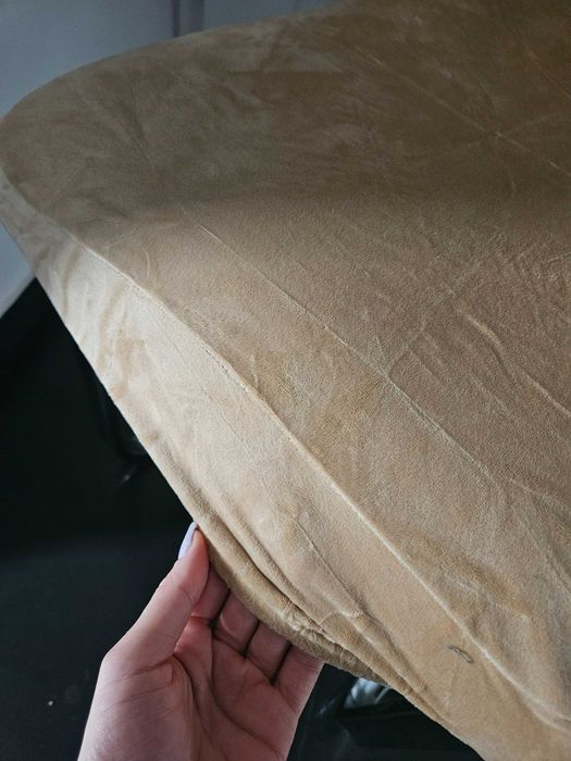 Pokrowce na krzesła miękkie welurowe beżowe 4 sztuki komplet