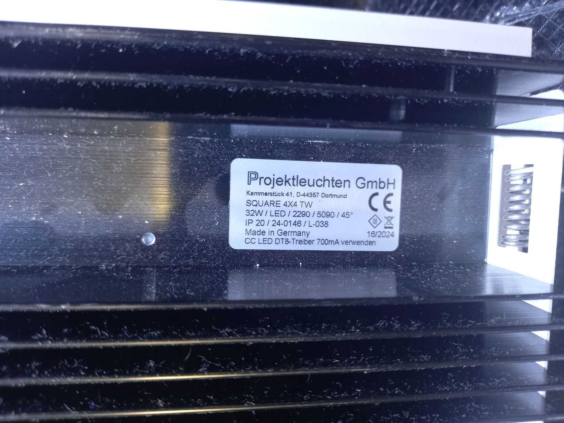 Panel oświetleniowy LED - 16 diod - natynkowy - z zasilaczem