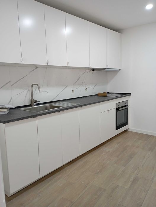 Arrenda-se andar de moradia  T2+1