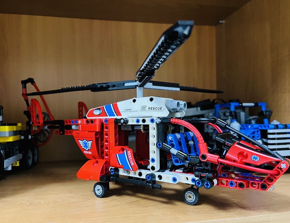 Lego Technic 9394, 8068 Спасательный вертолет, Реактивный самолет Лего