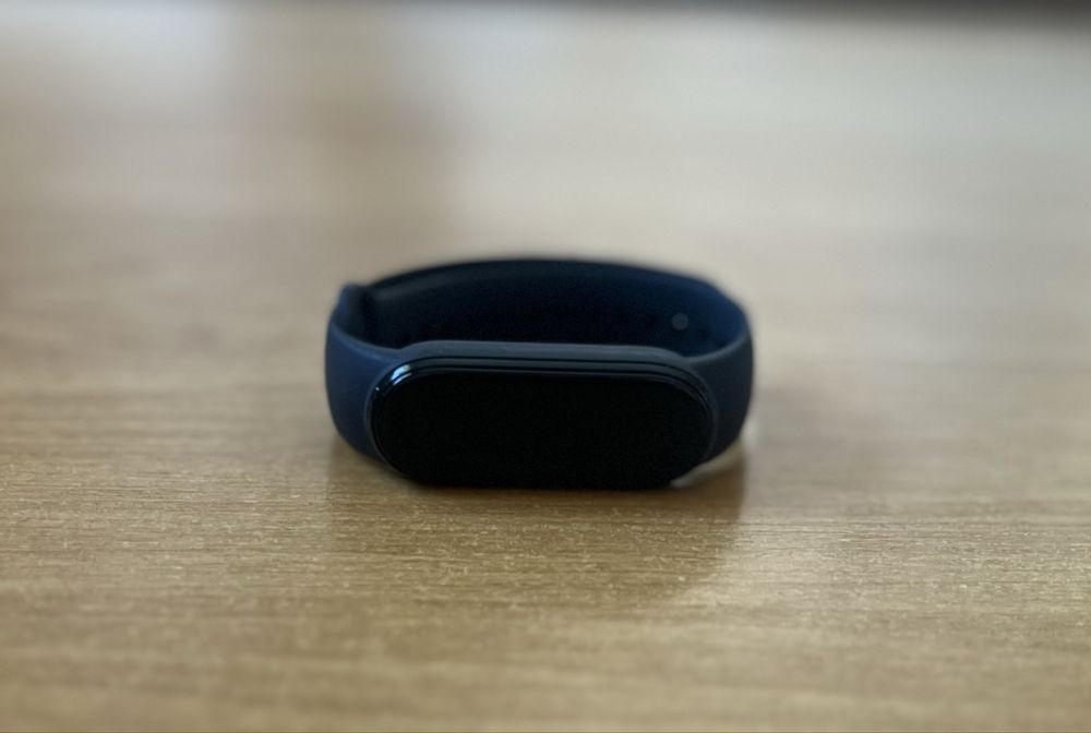 Продам недорого фітнес -браслет Xiaomi Mi Smart Band 5
