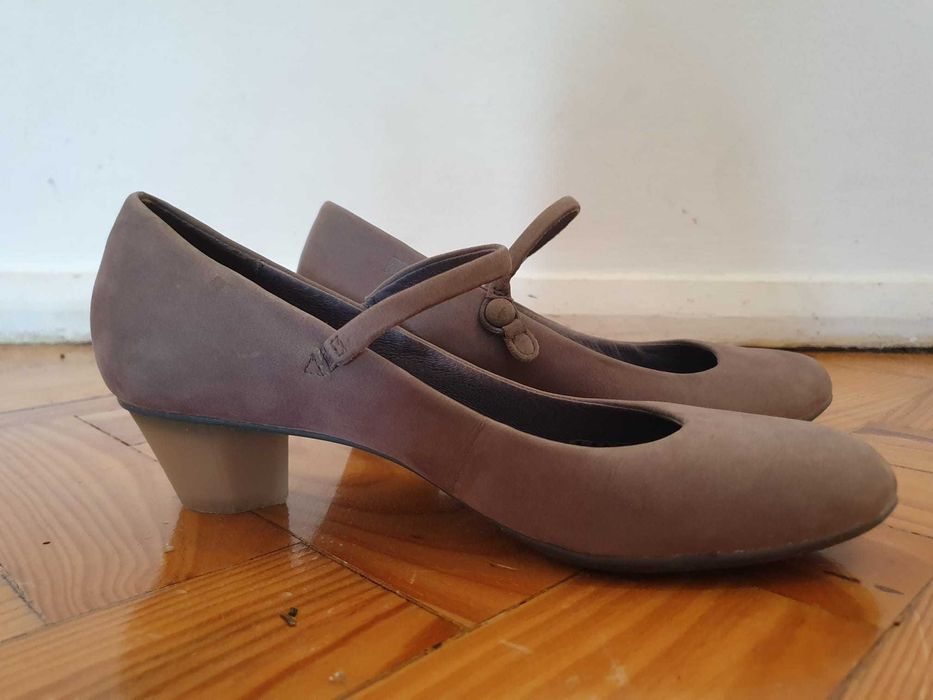 Sapatos Camper cinzentos modelo Helena T 38