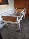 Cama articulada em muito bom estado