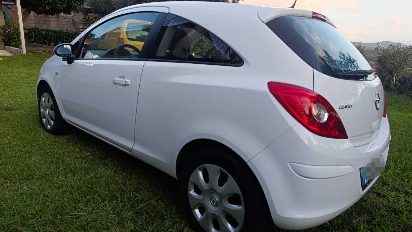 Opel corsa D 1.0 2014