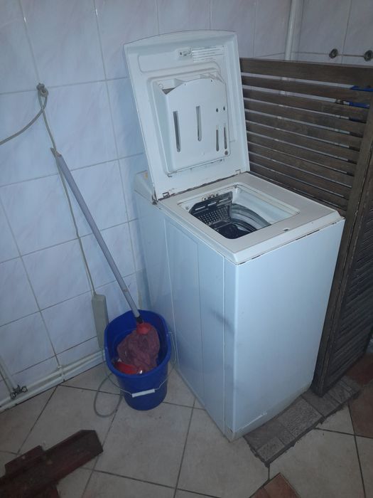 Продается стіральна машинка в робочому стані.