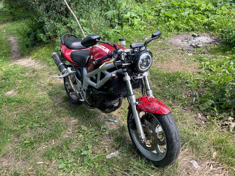 Suzuki 2000рік sv400