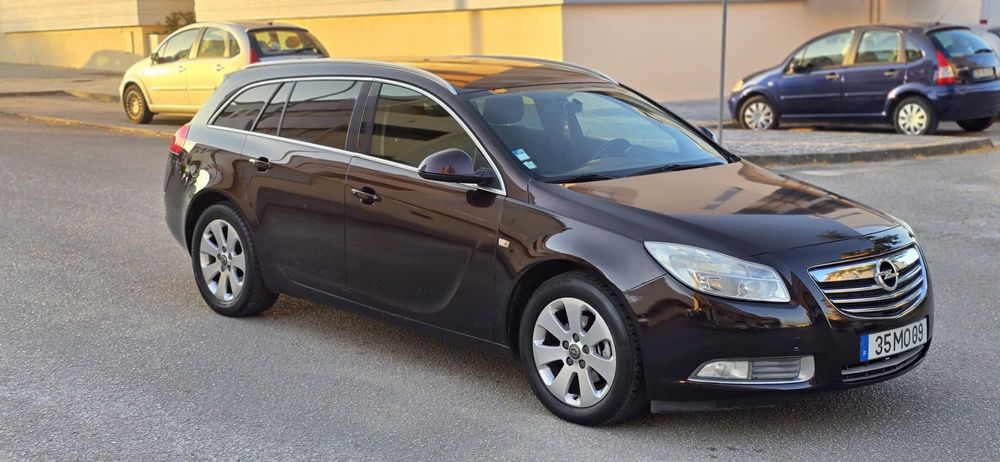 Opel Insignia  2.0 cdti  Ano 2011 a diesel