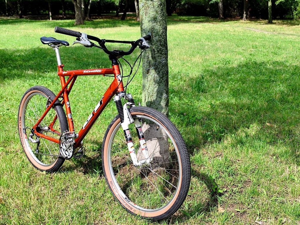 Rower MTB Commuter GT Backwoods. Rama 20. Koła 26. Rock Shock
