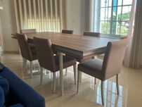 Mesa em nogueira e pés lacados a pérola e 6 Cadeiras sala de jantar
