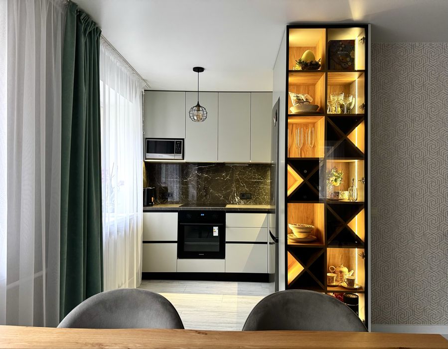 Продаж двокімнатної квартири з ремонтом в центрі міста