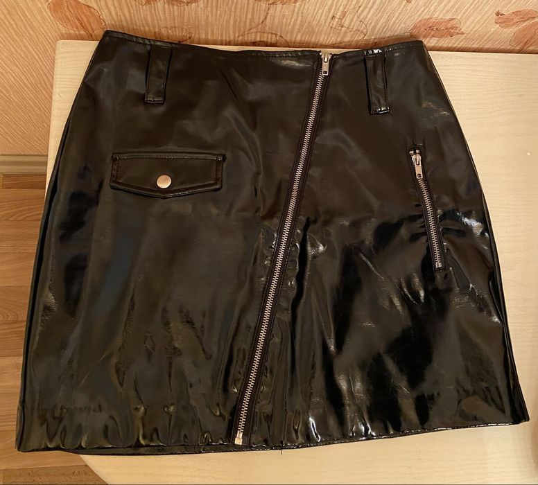 Лакова спідничка H&M