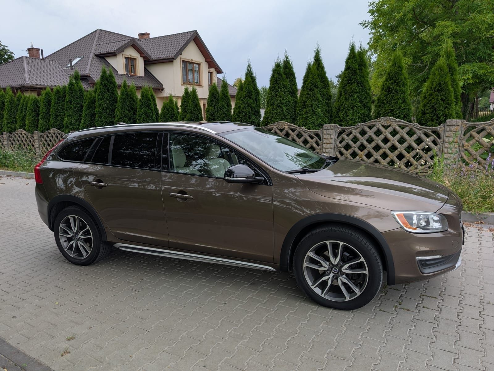 Volvo v60 cross country 2.5B