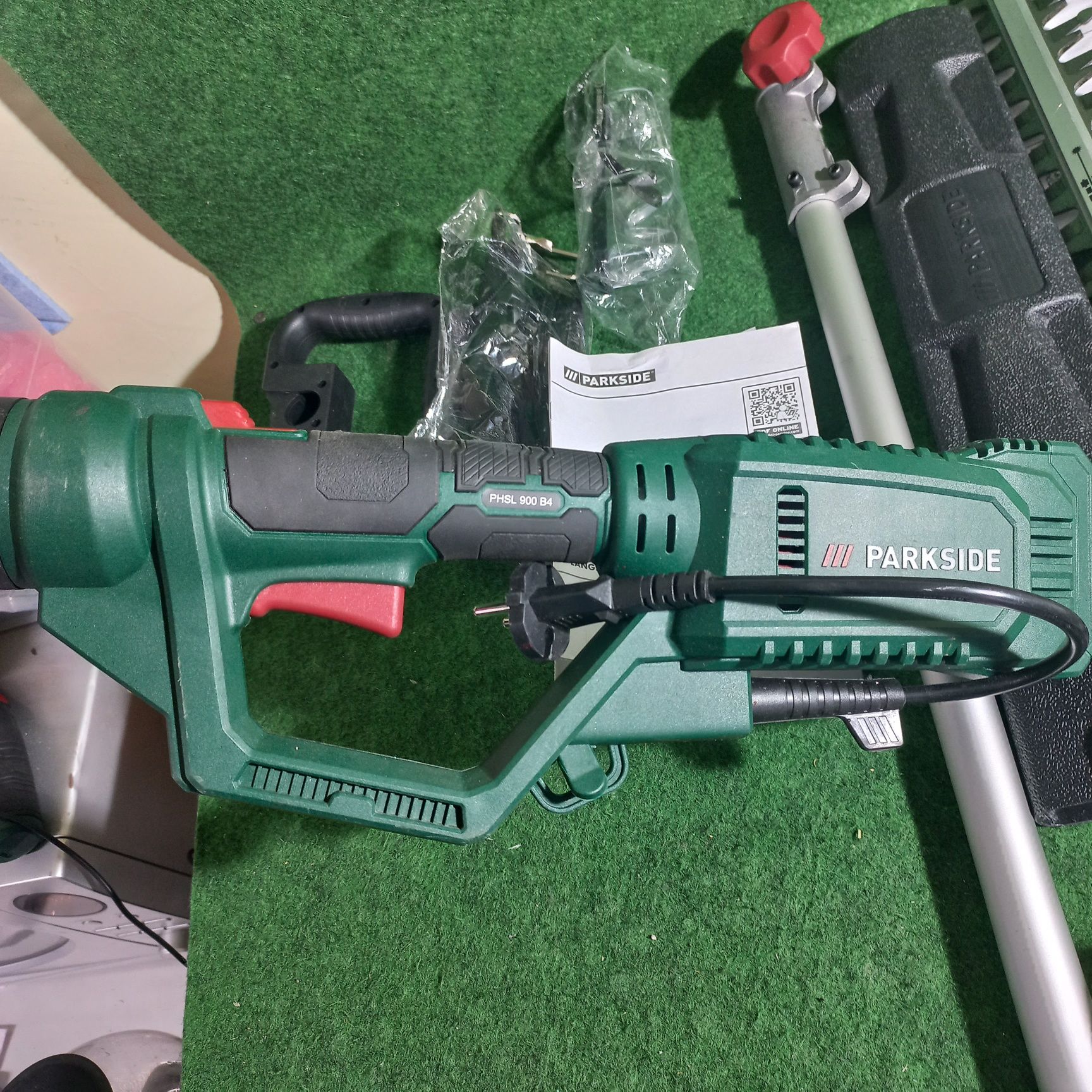 Електро кущоріз Parkside PHSL 900 B4