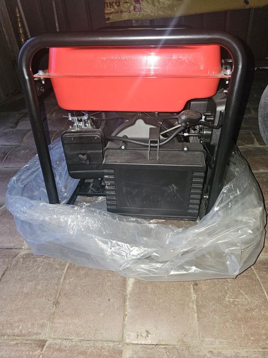 Генератор інверторний бензиновий 3.5кВт