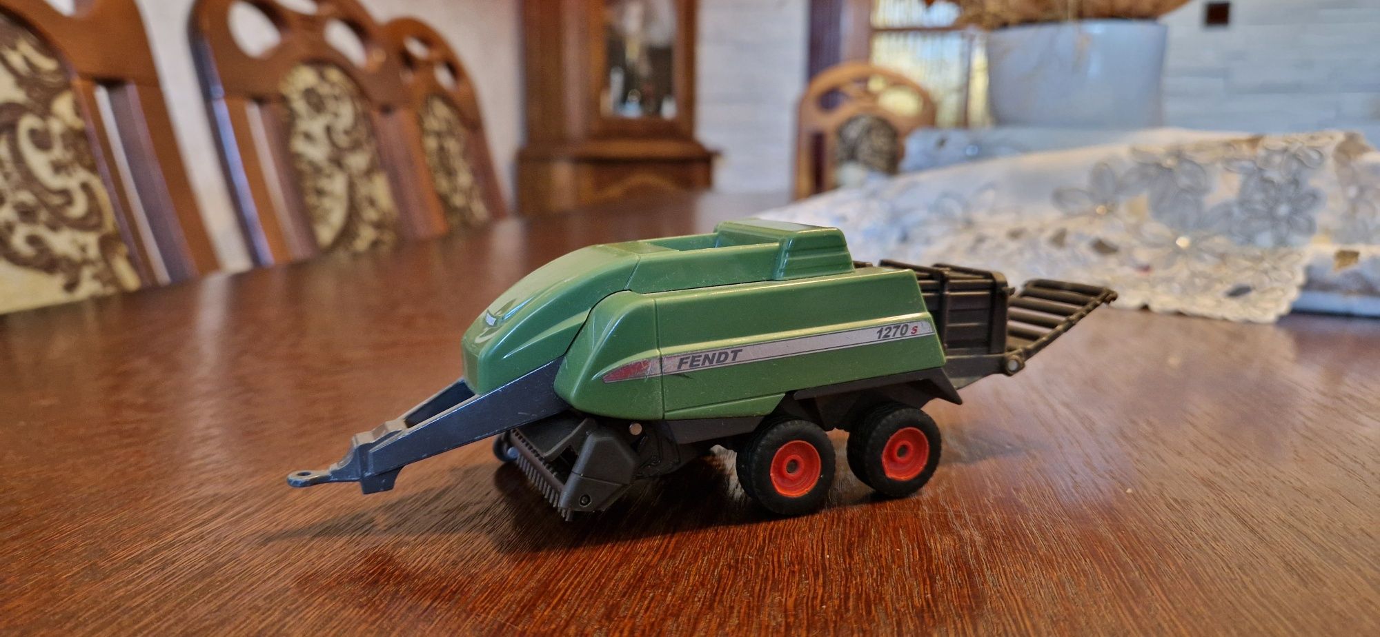 Siku 1964 1:50 Prasa Fendt 1270s