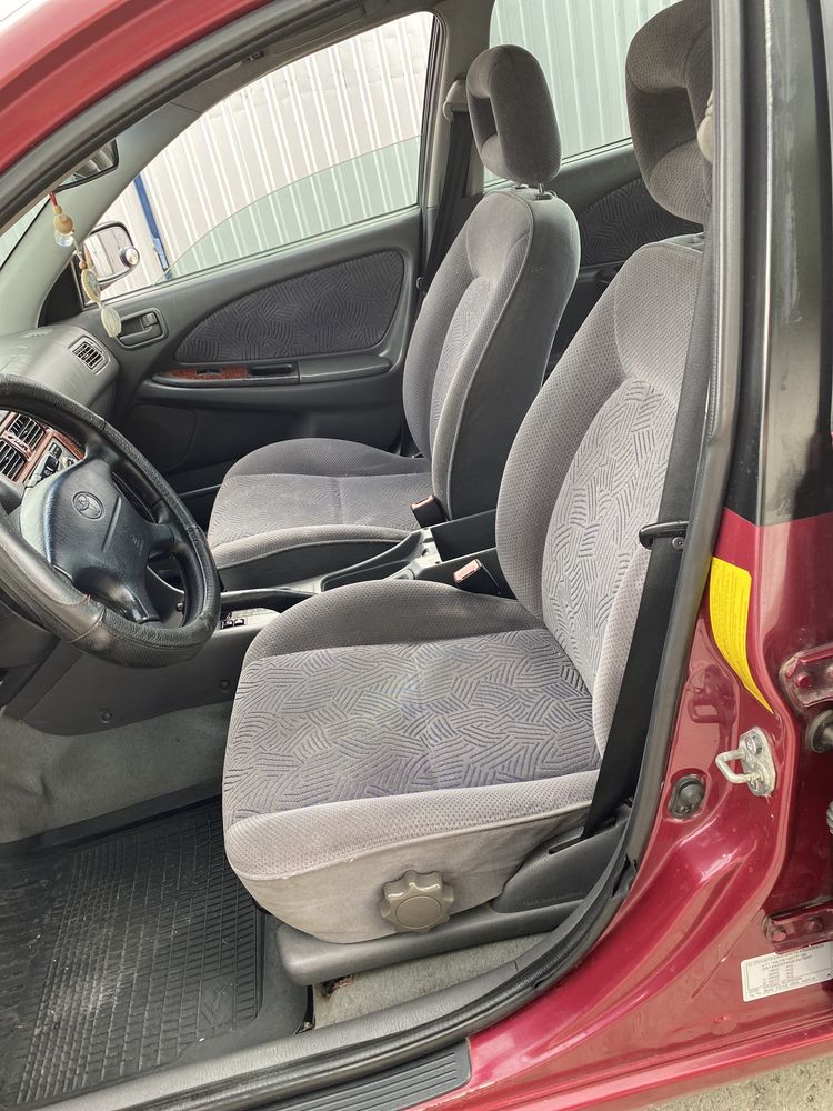 Toyota Avensis 2.0 автомат