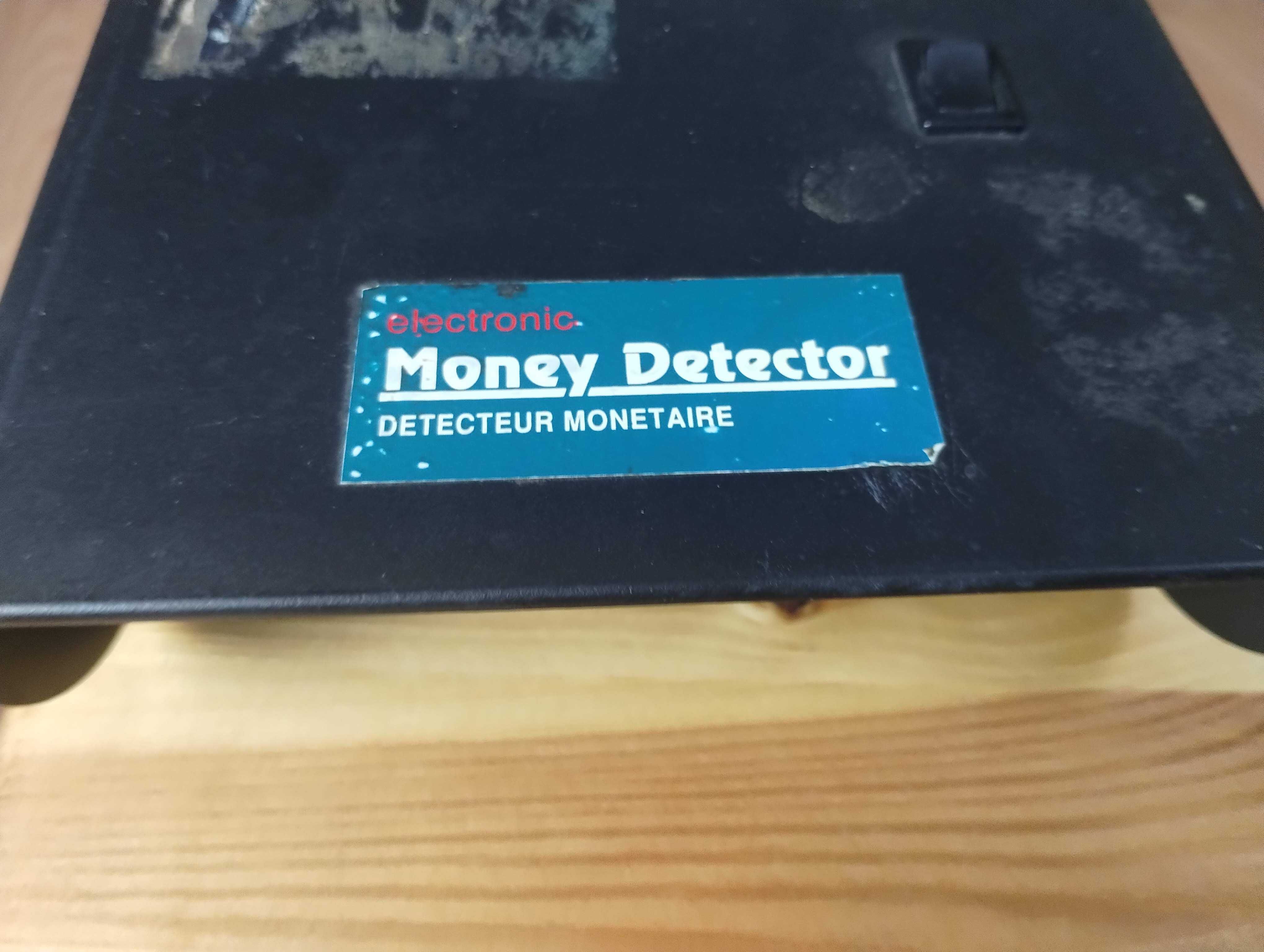 Tester banknotów, organizer na bilon