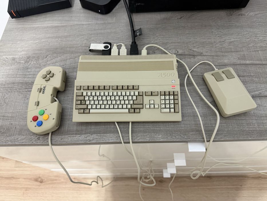 THE A500 Mini • retro konsola • stan idealny • pendrive 168 gier