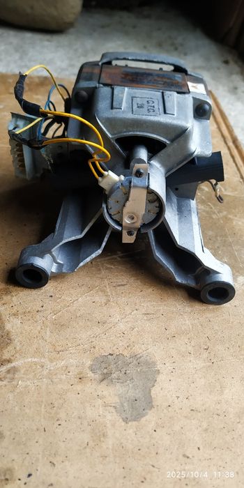 Двигун до пральної машини Siemens.