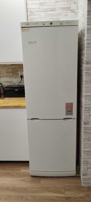 sprzedam lodówkę BOSCH