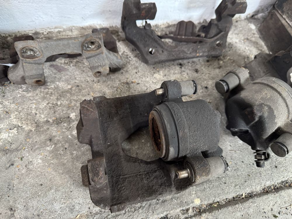 Zaciski hamulcowe BMW E90 E91 320d tył przód komplet 57/24 42/20