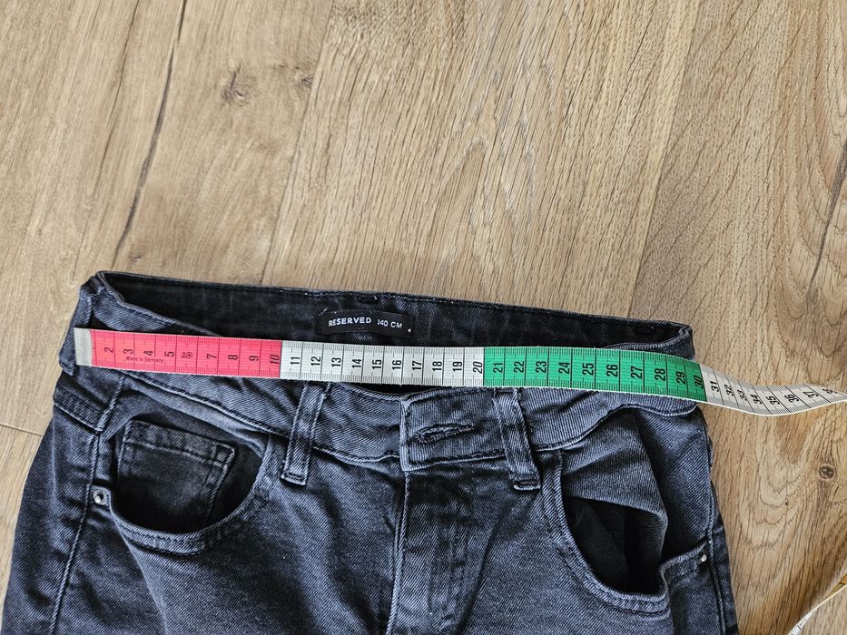 Spodnie jeansy Reserved rozmiar 140 cm.