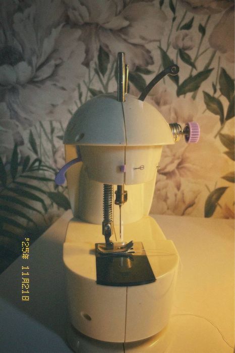 Швейна машинка ручна