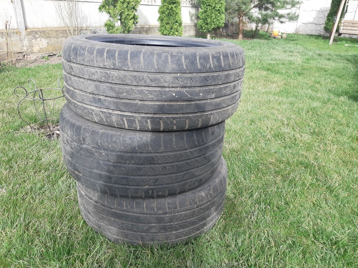 Продам шини Minerva 235/45 R17