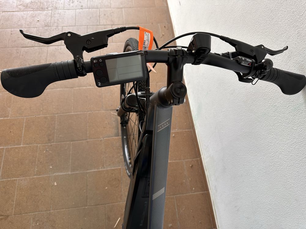 Bicicleta Treking Riverside e500 cinzenta