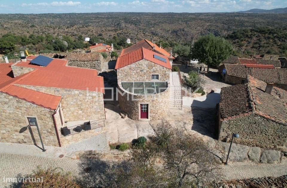 Conjunto de Casas de Aldeia para Turismo Rural – Vale do Côa
