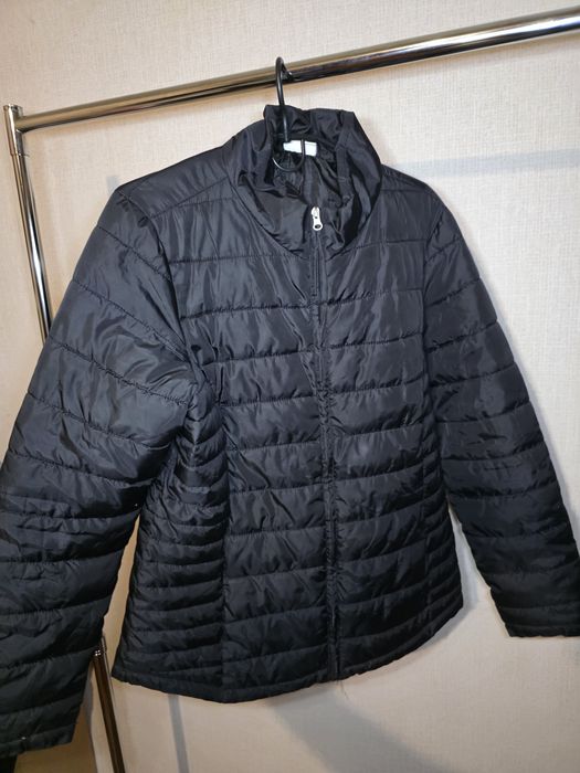 Куртка жіноча  осінь 42 розмір