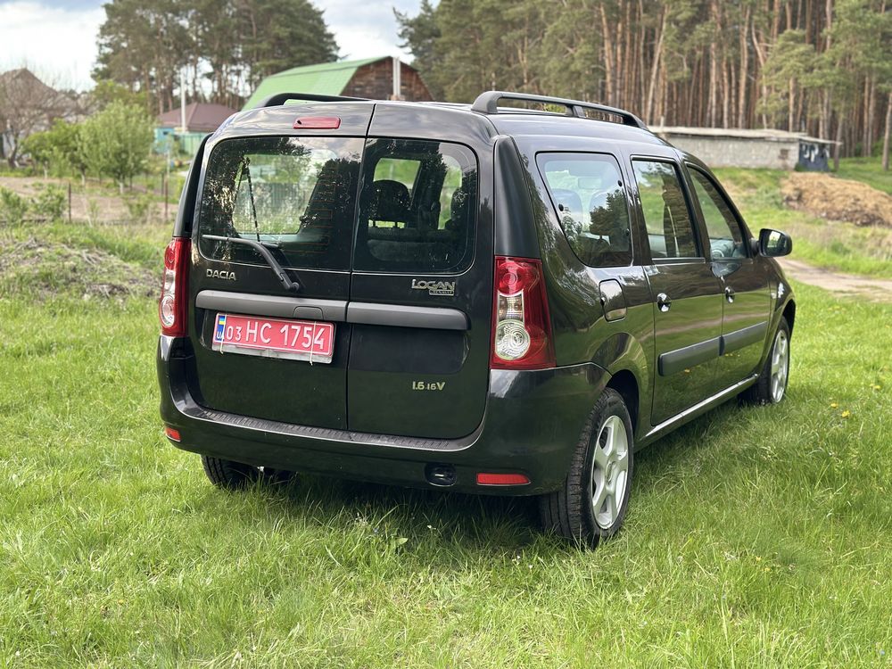 Продам автомобиль Dacia Logan MCV 2009