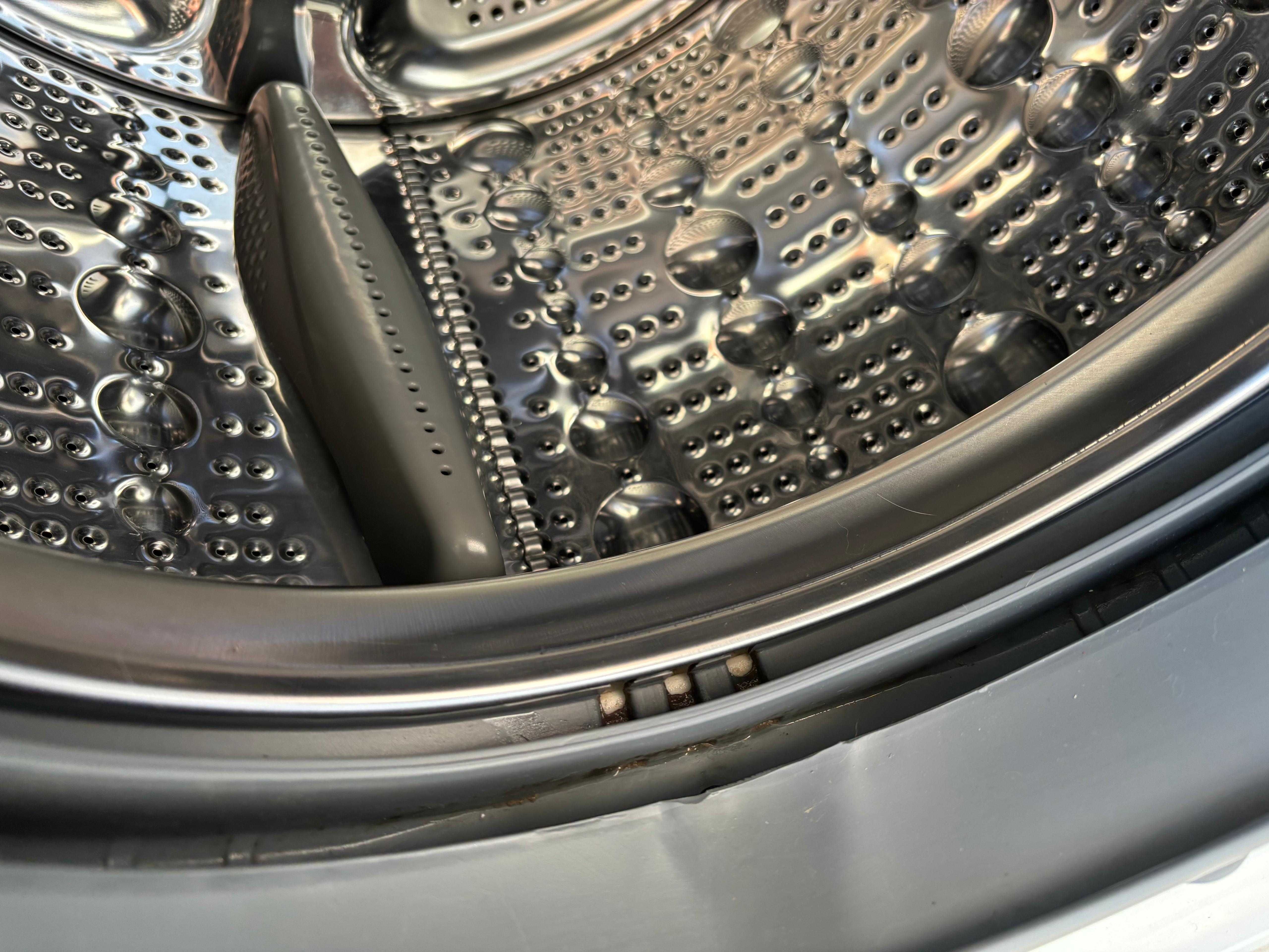Máquina de lavar a roupa LG 7 kg / 1400 rpm