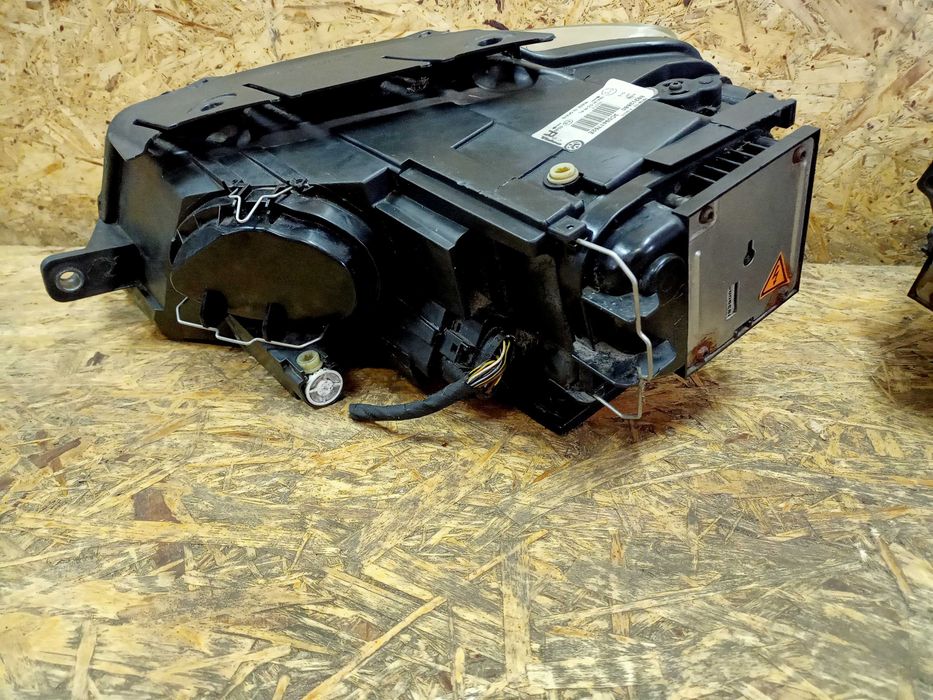 VW Volkswagen Passat B6 xenon lampa przód przednia prawa lewa Anglik