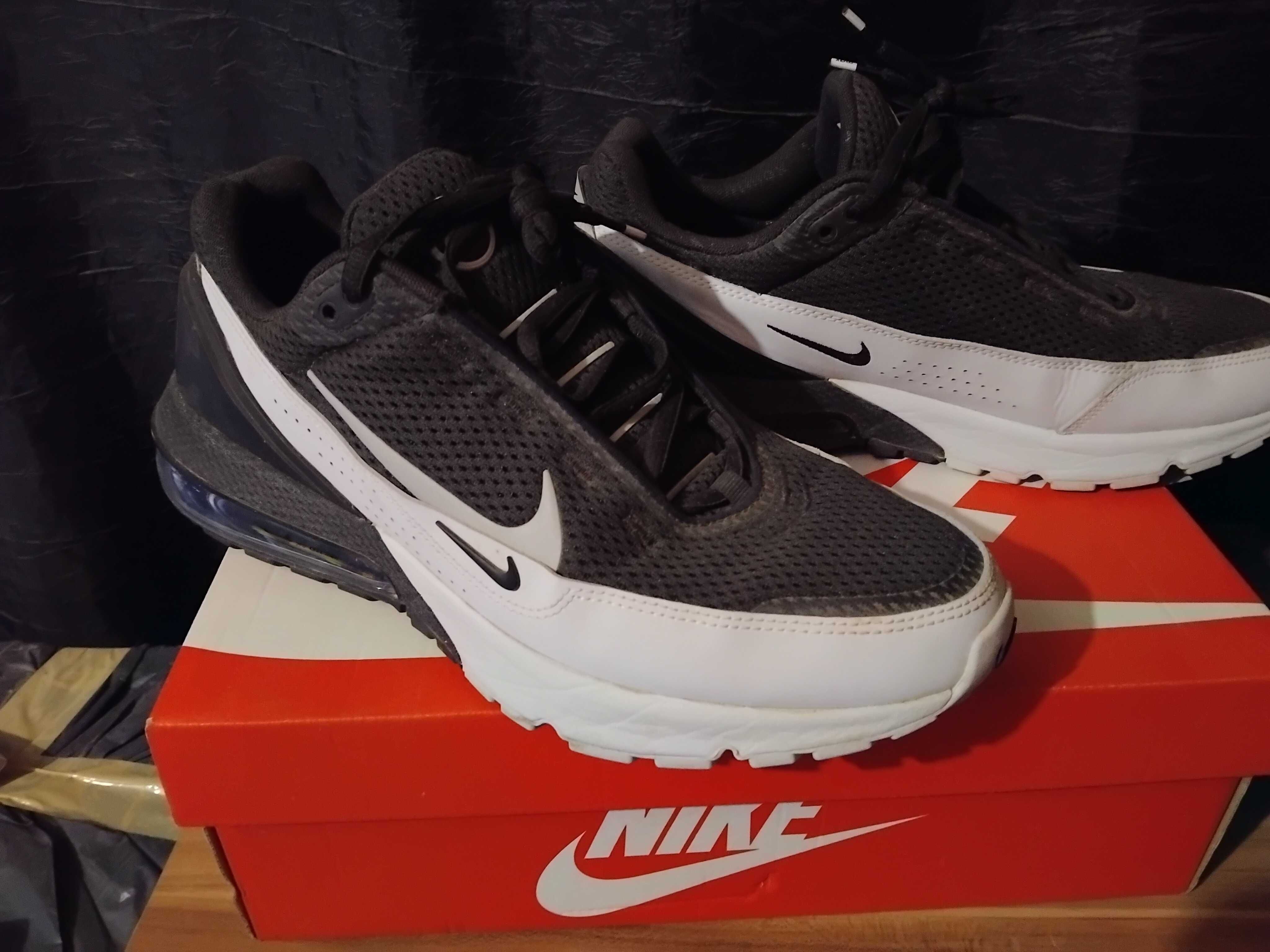 Nike Air Max Pulse / 45