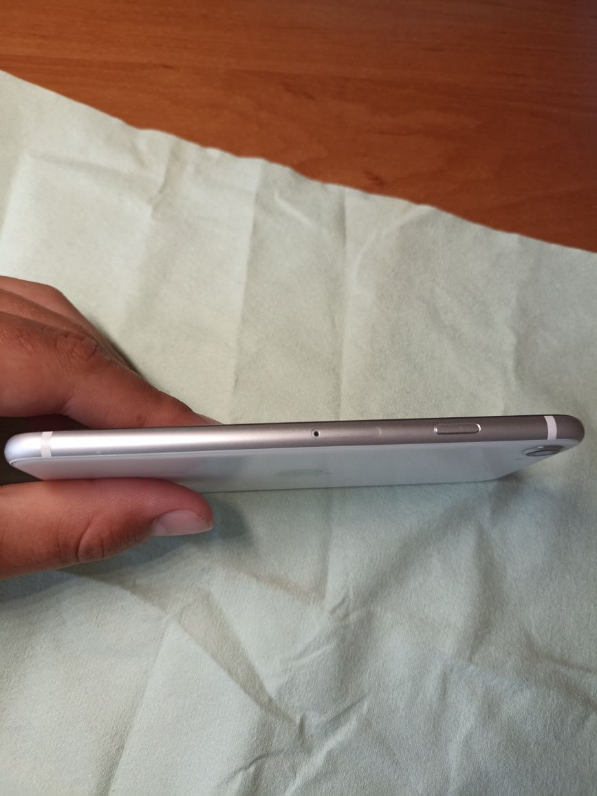 Iphone Se 2020 року