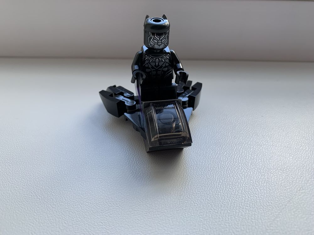 LEGO черная пантера