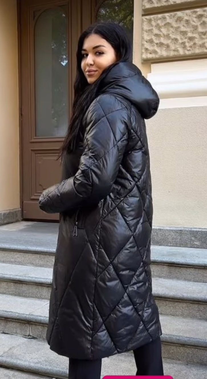 Пальто зимнее с капюшоном