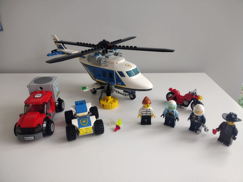 LEGO City 60243 - Police Helicopter Chase