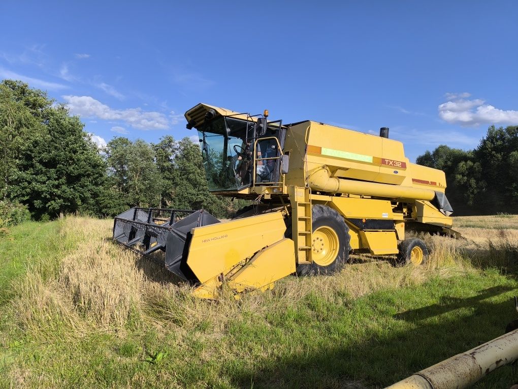 New Holland tx 32