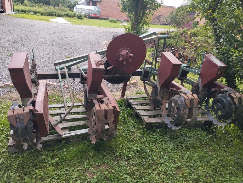 Siewnik pneumatyczny do kukurydzy