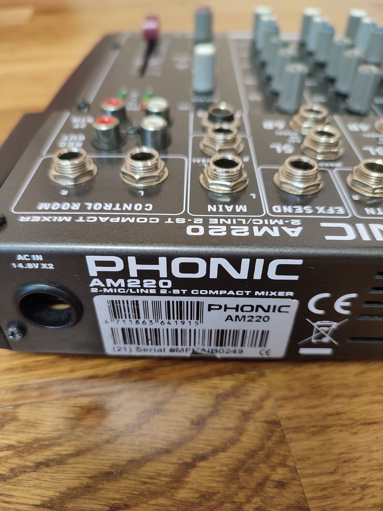 Мікшерний пульт PHONIC am 220