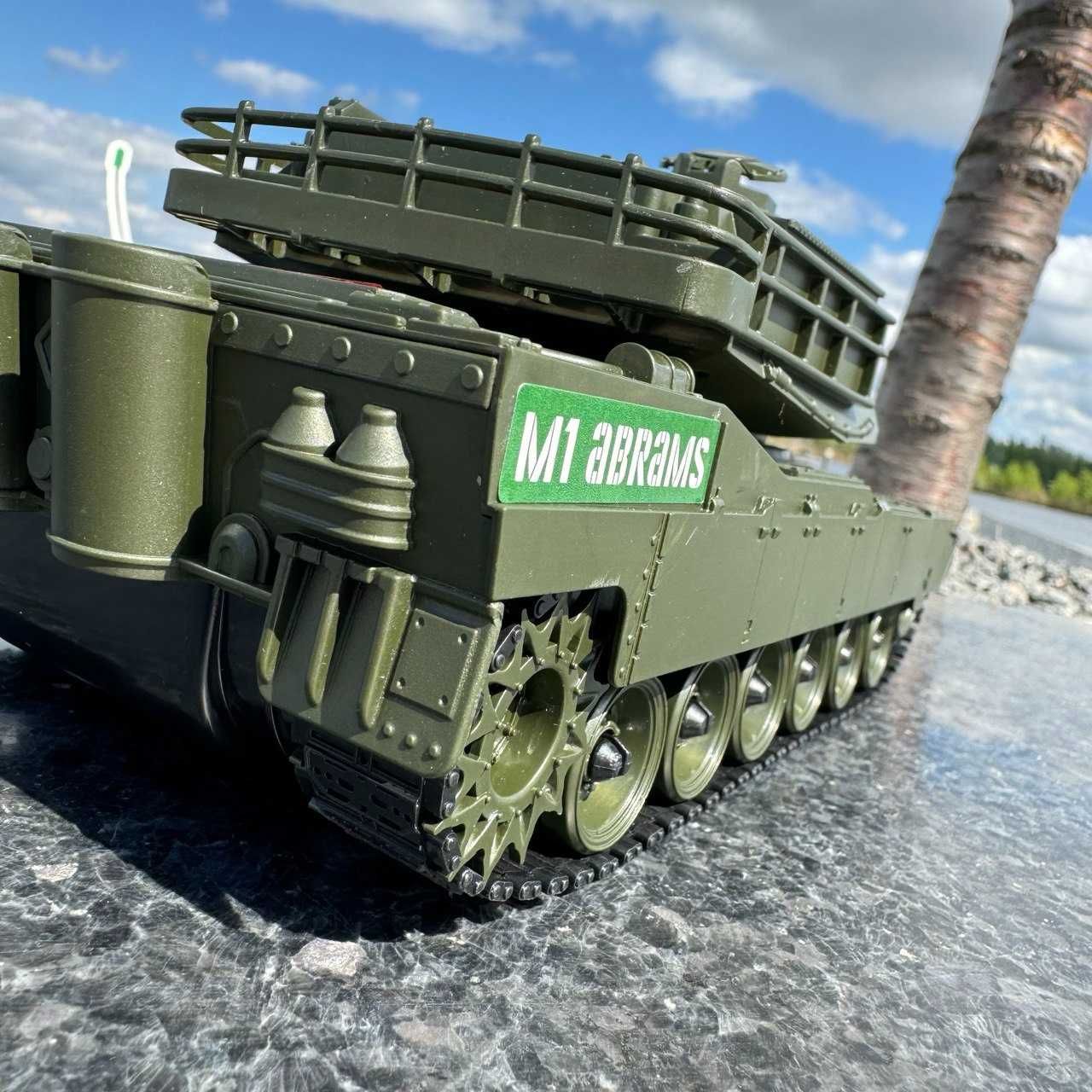 Танк на радиоуправлении «M1 Abrams». Машинка на пульте управления