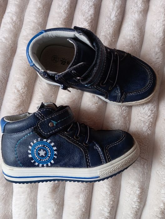 Осінні черевики для хлопчика розмір 25