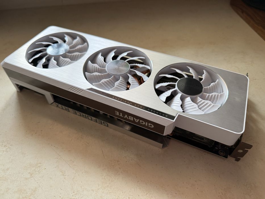 Gigabyte RTX 3080ti Vision OC 12GB biala