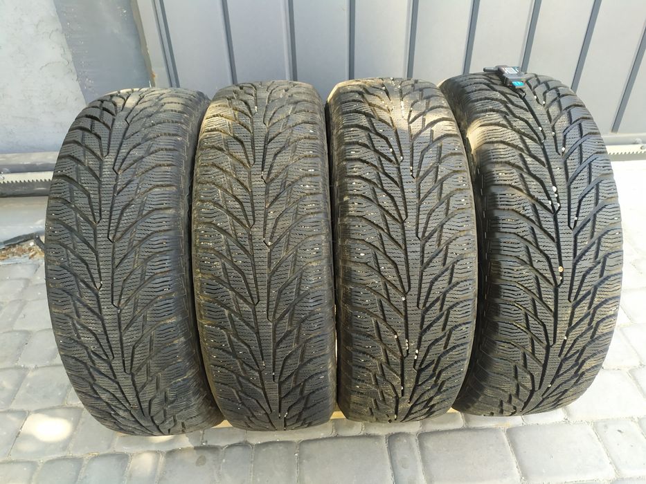 Комплект скатов 205/60 R16 Petlas Glacier W661 зима
