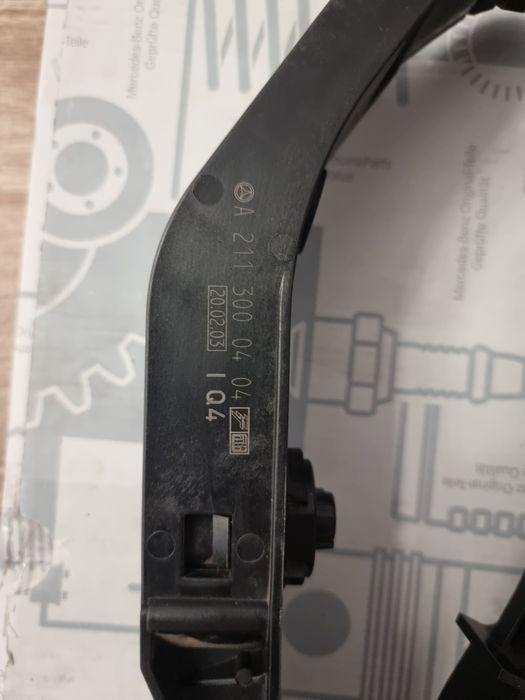 Pedal Mercedes A.211.300.04.04
W209 W211